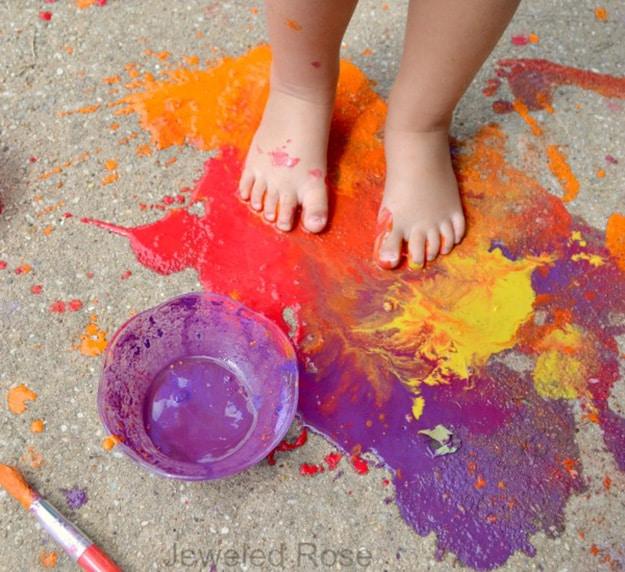 Fun Outdoor Crafts for Kids | DIY Scented Sidewalk Chalk Simple Craft Ideas for Kids to Make | DIY Paint for Art Projects Cheap Outdoor Crafts for Kids to Make | DIY Mud Paint | DI