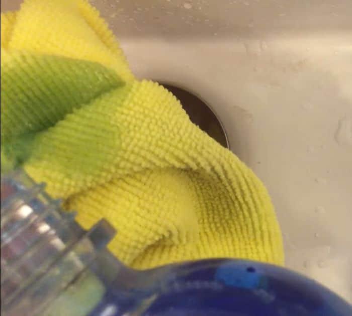 What You Need to Remove Paint From Your Hands