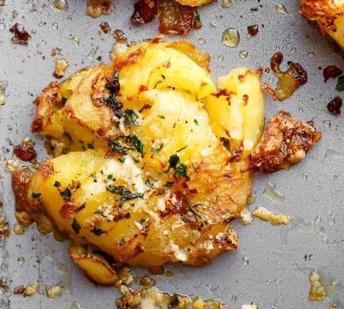 How To Make Crispy Garlic Butter Smashed Potatoes