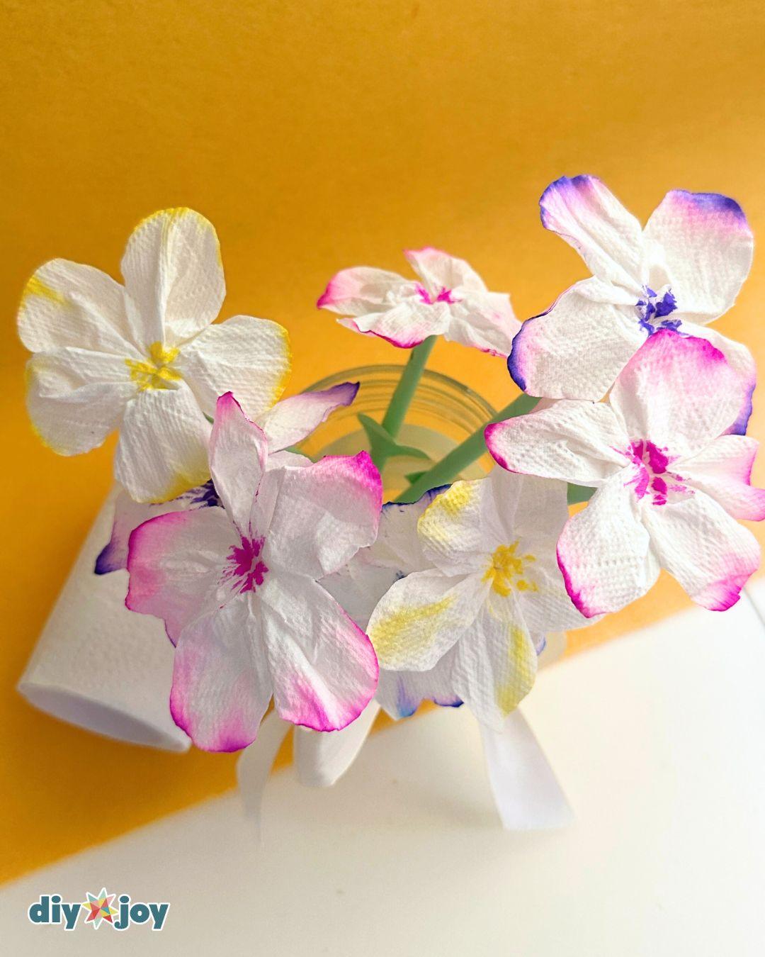 Easy Toilet Paper Flower Bouquet — easy paper flowers using toilet paper