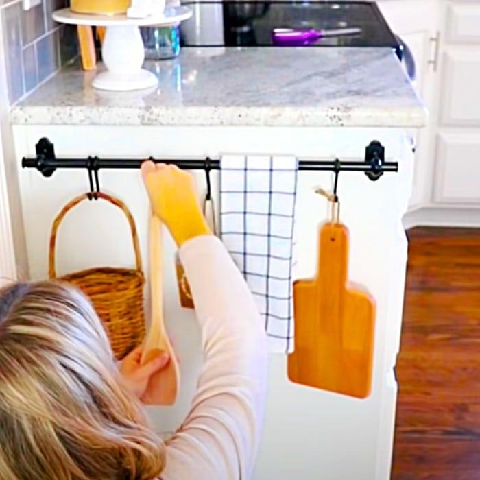 Dollar Tree DIY - Farmhouse DIY - Farmhouse Towel Rail Idea
