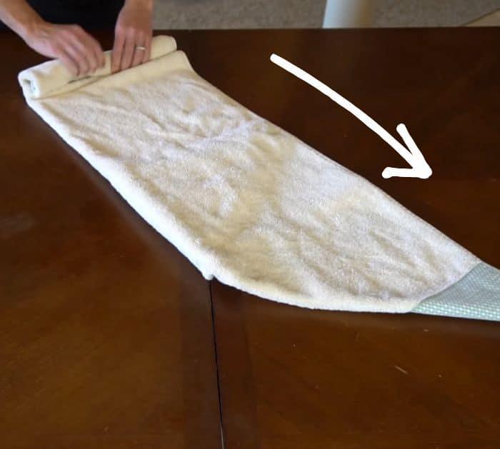 How to fold a decorative towel