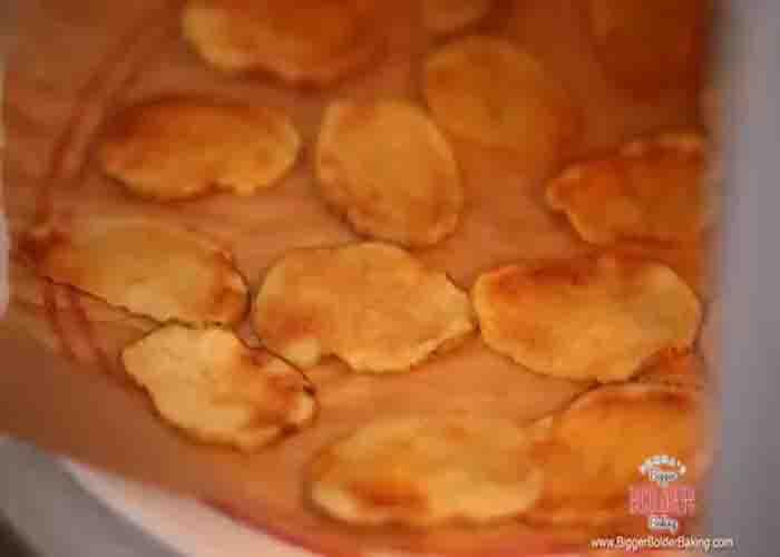 Cooking the potato chips in the microwave