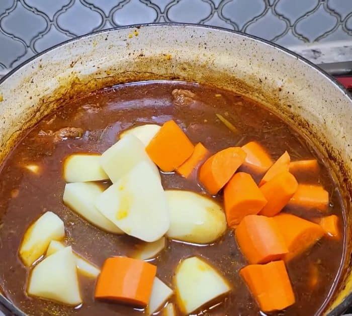 How to Make Beef Stew in the Oven
