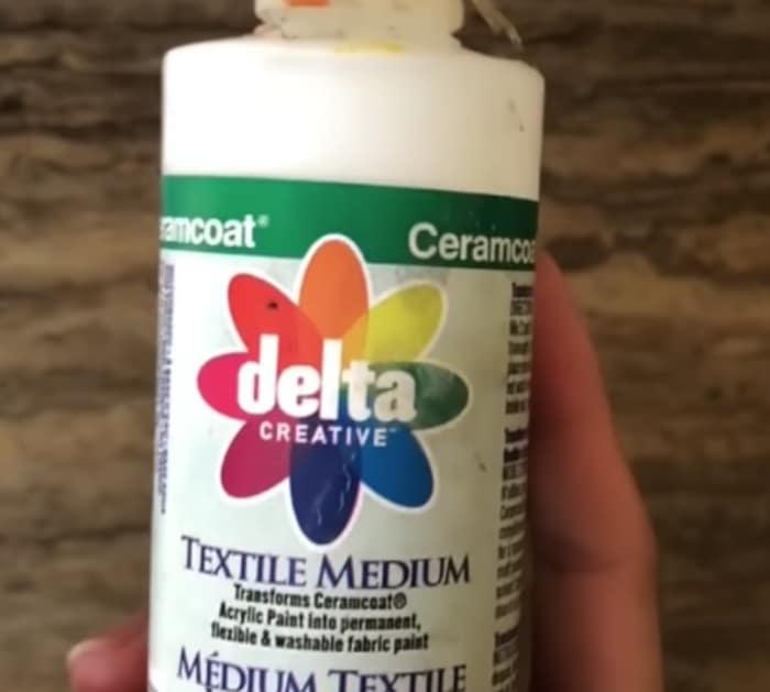 How to paint acrylic on denim