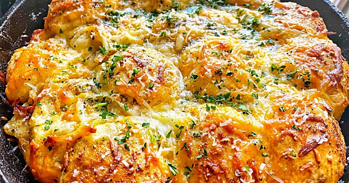 Cheesy Stuffed Biscuit Garlic Bread Recipe