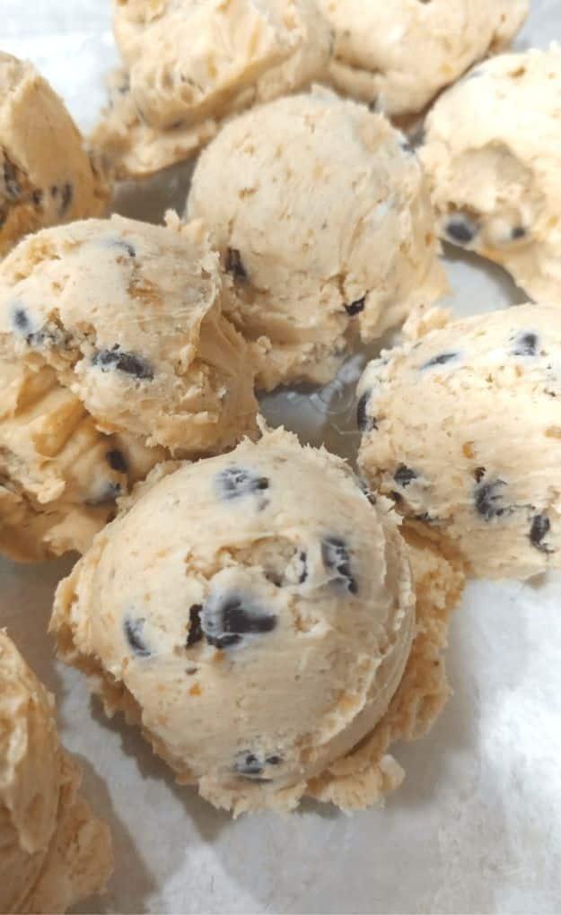Keto Fat Bombs and Best Ketogenic Recipe Ideas to Make At Home - Chocolate Chip Cookie Dough Peanut Butter Fat Bombs - Easy Recipes With Peanut Butter, Cream Cheese, Chocolate, Coc