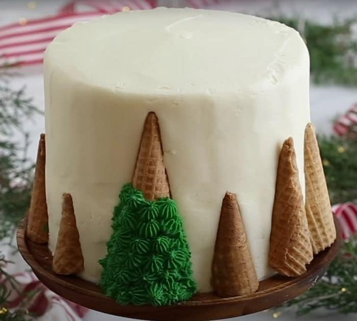DIY Christmas Tree Cake Tutorial