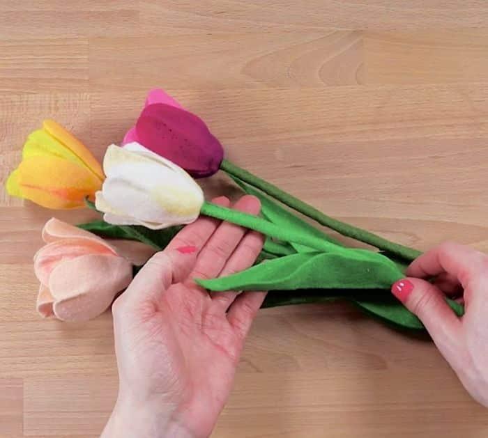 No-Sew Fabric Flowers Tutorial