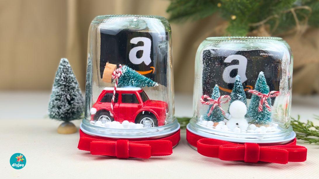 Snow Globe Gift Card Holder, a thoughtful homemade present, quick enough to put together the night before