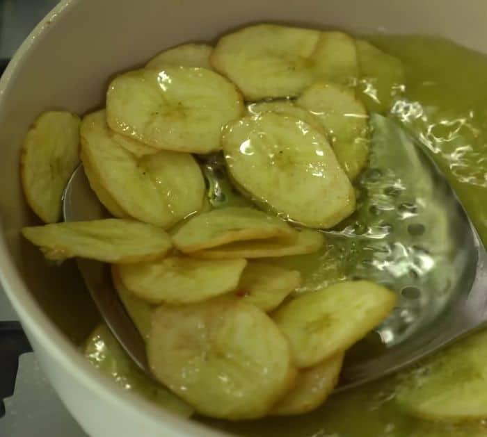 Easy Crispy Fried Banana Chips Recipe