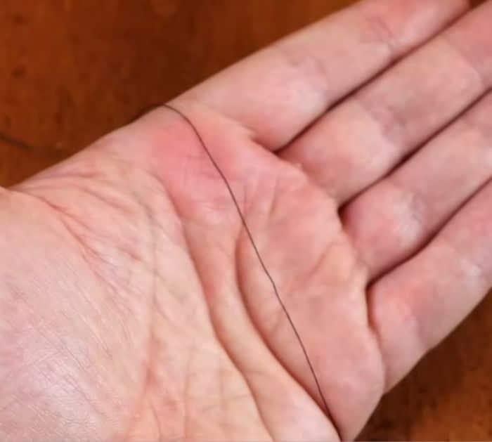 How to Thread A Needle Easily