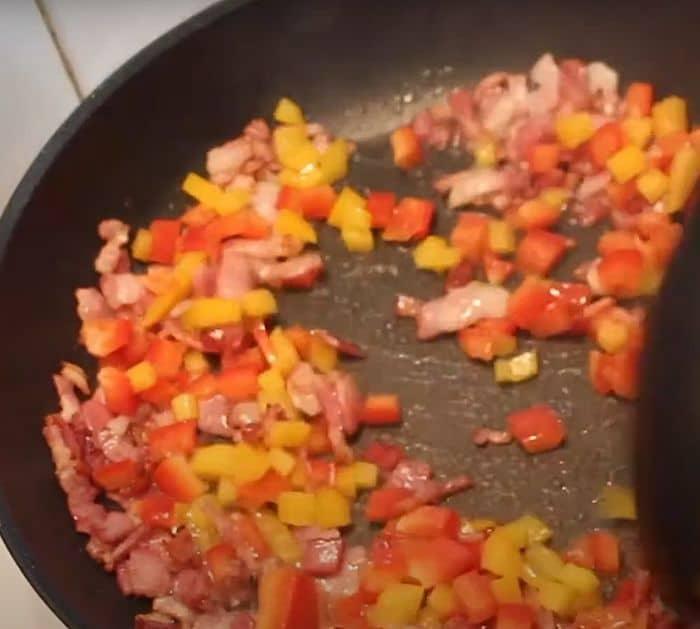 Easy Breakfast Pizza Muffins Ingredients (1)