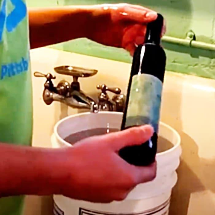 How To Remove Labels From Wine Bottles - Easy Wine Bottle Label Removal - Wine Bottle Hacks