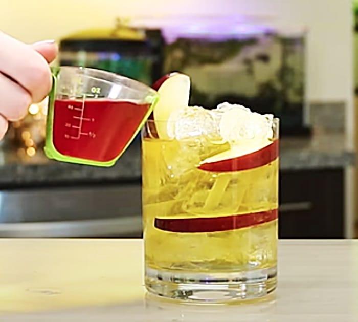 Autumn Party Ideas - Christmas Cocktails - Fireball Cinnamon Whiskey Cocktail Recipe