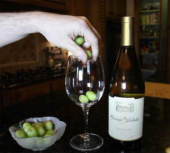 how to chill your wine with grapes