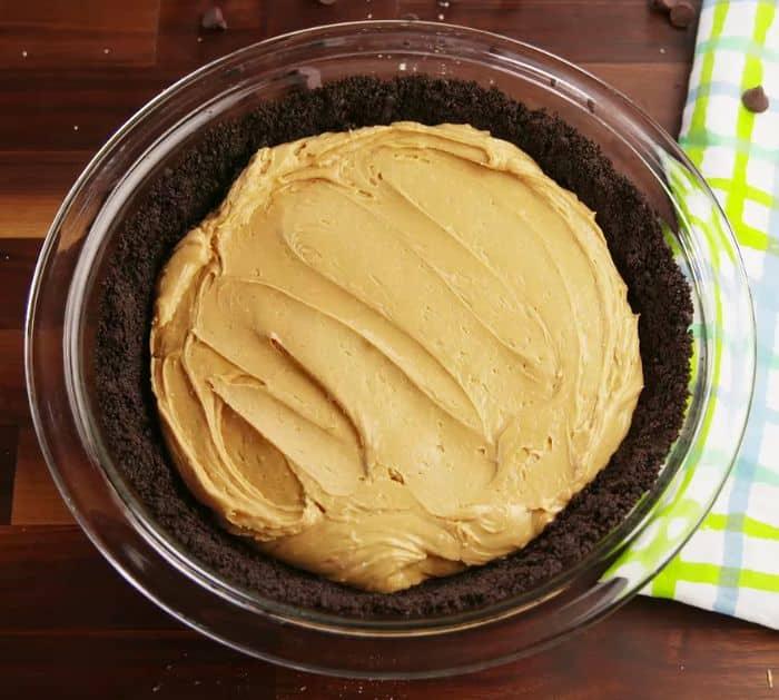 Easy to Make No-Bake Oreo Buckeye Pie