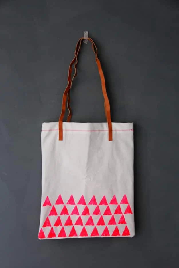 DIY Gift Ideas for Girls | Easy Sewing Projects for Women | Stamped DIY Tote Bag | DIY Projects & Crafts by Sueeye#diygifts #christmas #diy #gifts