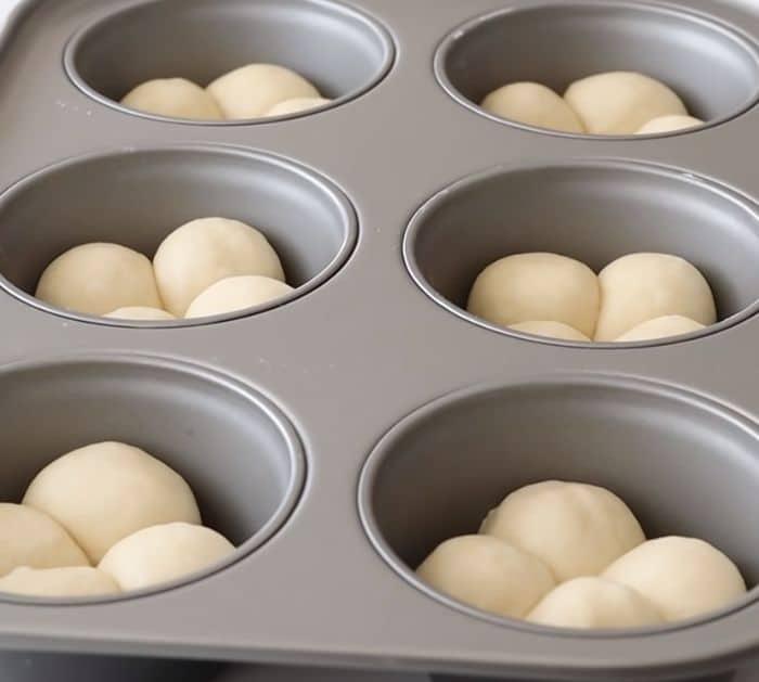 No-Knead Soft and Fluffy Milk Bread Ingredients