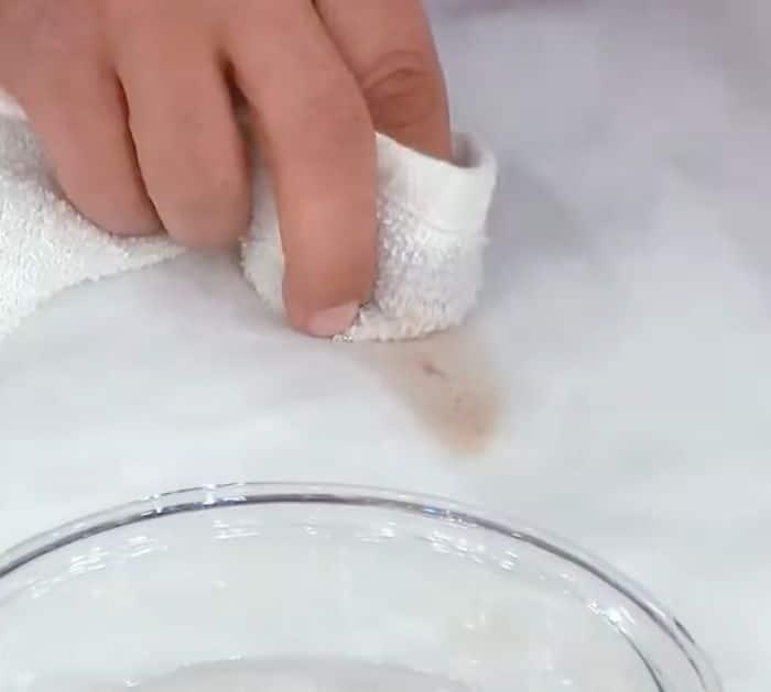 How to Remove Fabric Stain