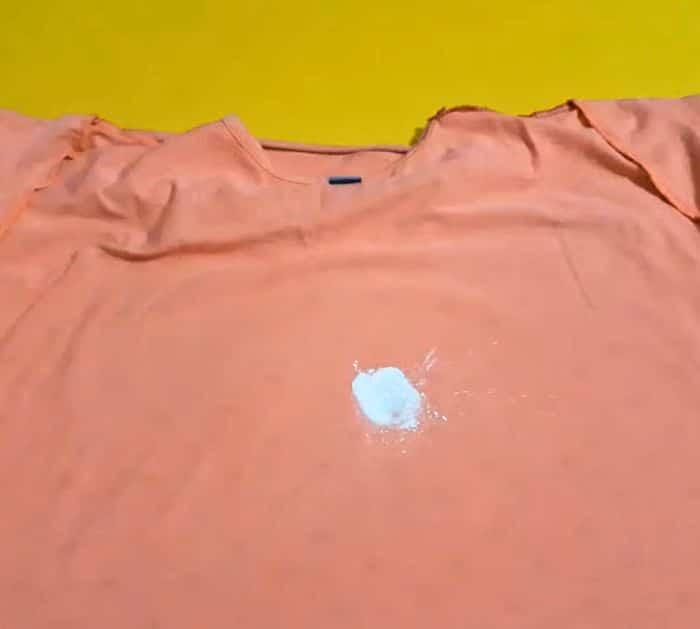 What You Need to Remove Oil Stains From Clothes