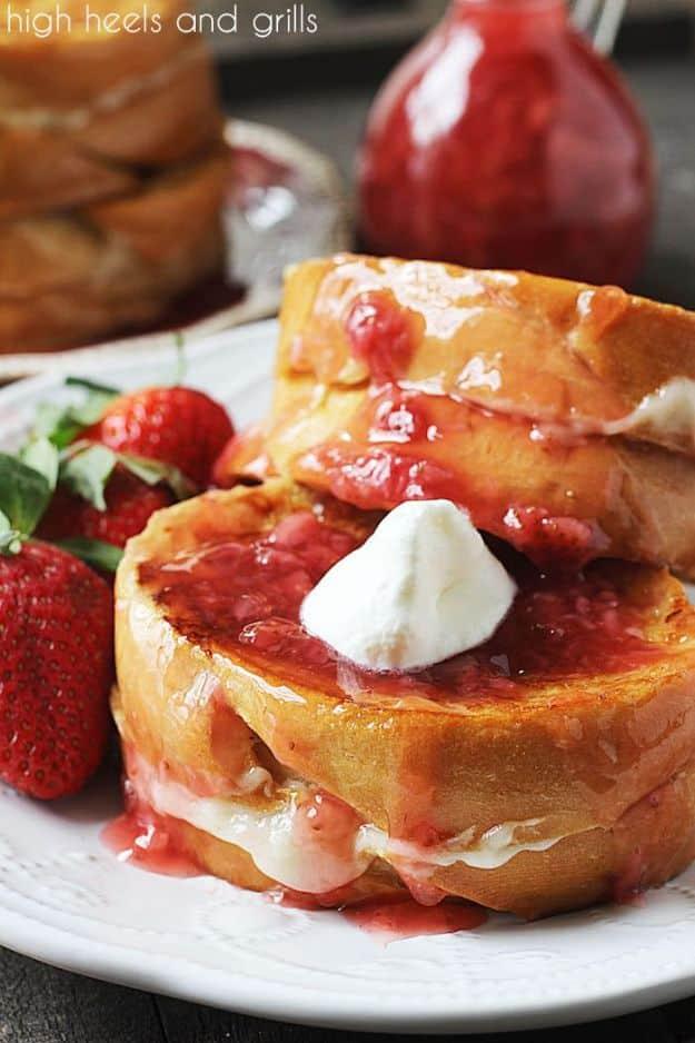 French Toast Recipes - Strawberry Cheesecake Stuffed French Toast - Best Brunch Bites and Breakfast Ideas for French Toast - Stuffed, Baked and Creme Brulee Toasts With Fruit - Hea