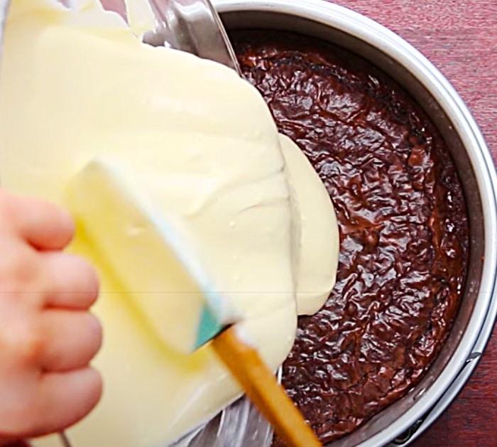 Pour Cheesecake Over A Box Brownie Mixed Cake