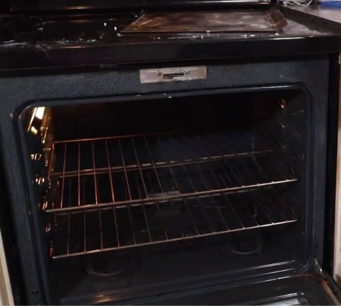Easy and Inexpensive Oven Cleaning Hack