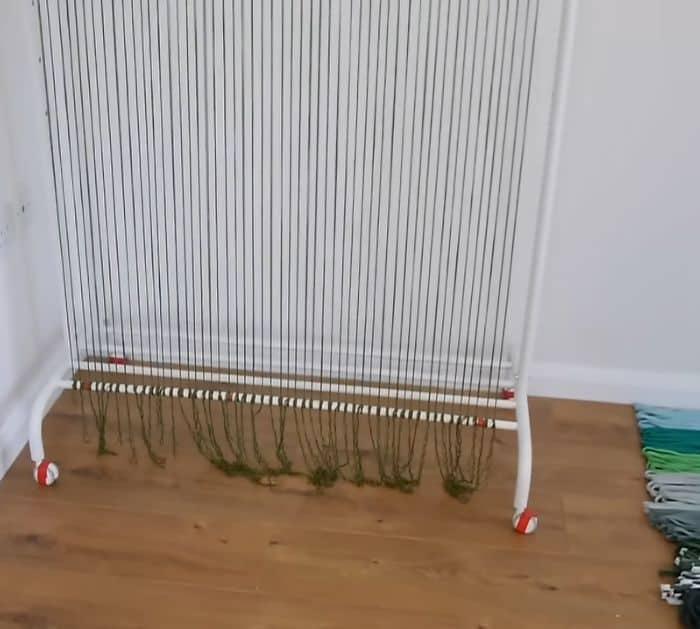 How to Weave Rug From Old Clothes Tutorial