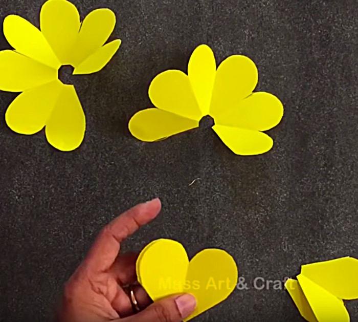 Learn To Make A DIY Paper Mobile