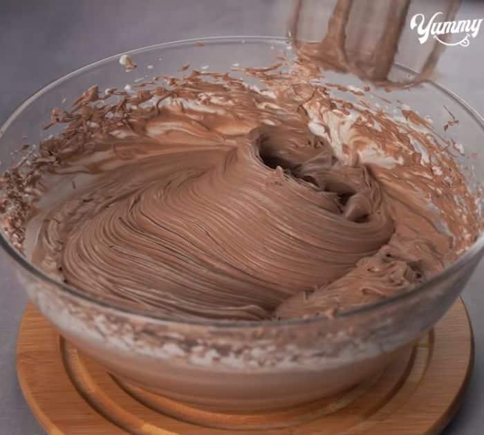 How to Make Chocolate Mousse