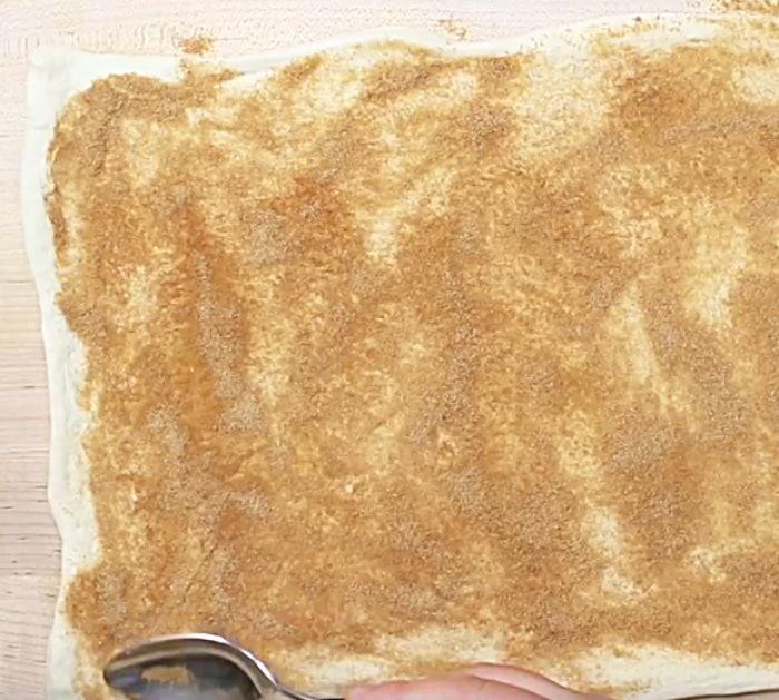 Make Heart Shaped Cinnamon Rolls with Pillsbury pizza dough