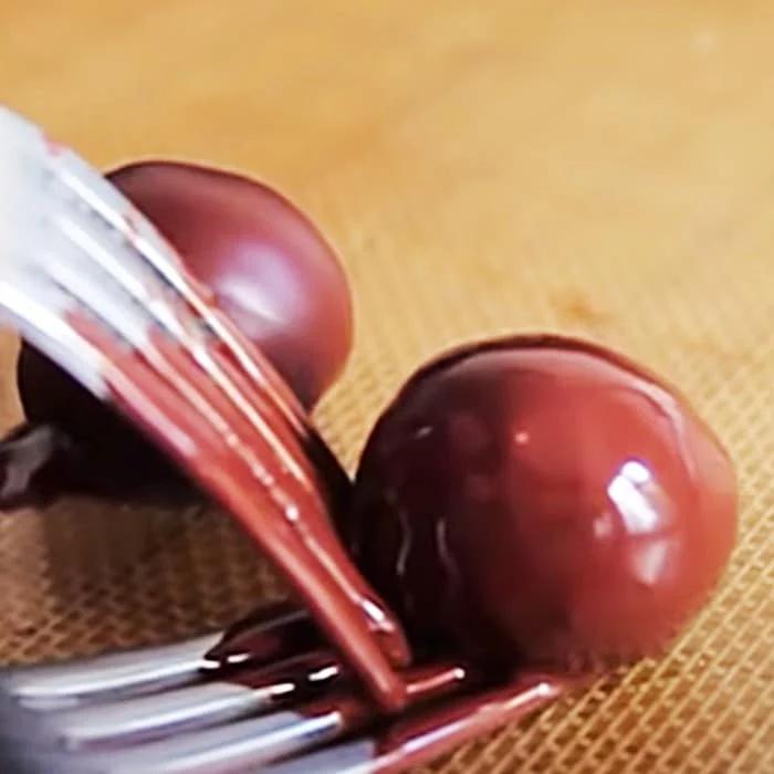 How To make Brownie Rum Balls - Holiday Candy Ideas - Holiday Gift Ideas