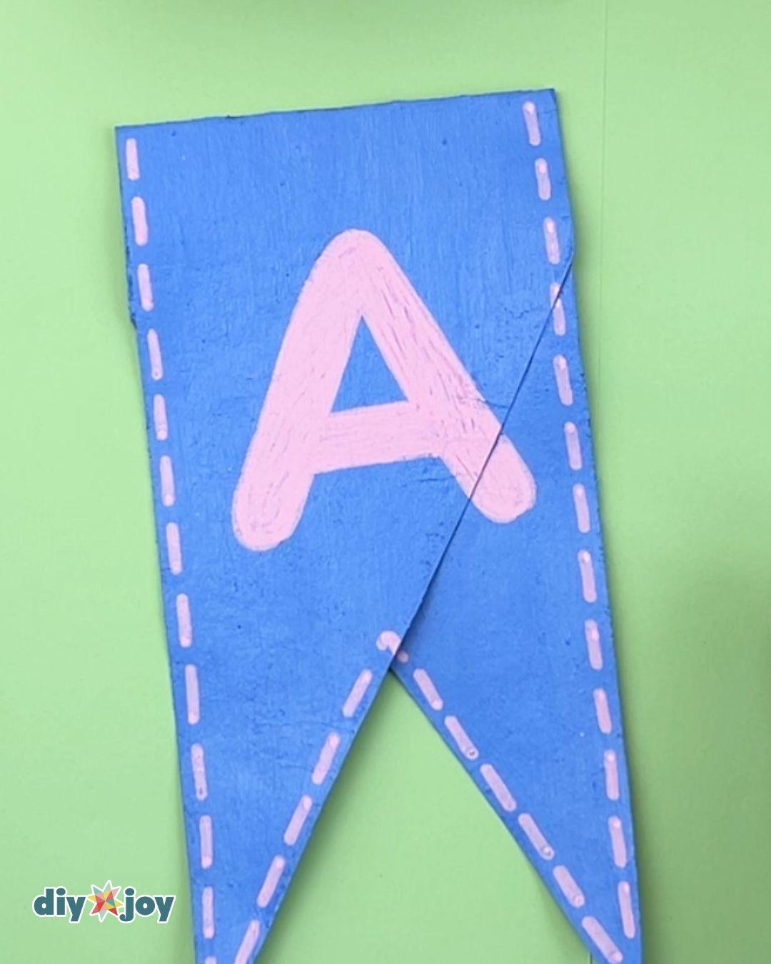 Easy Toilet Paper Roll Easter Banner — adding the border