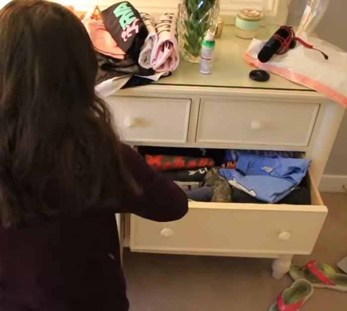 How to Deep Clean Your Room Fast in 10 Steps Tricks