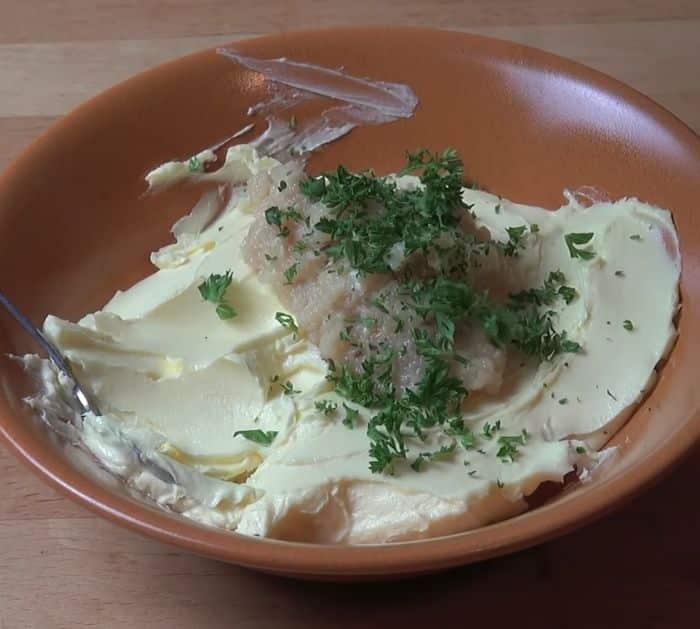 Easy To Make Cheesy Garlic Bread
