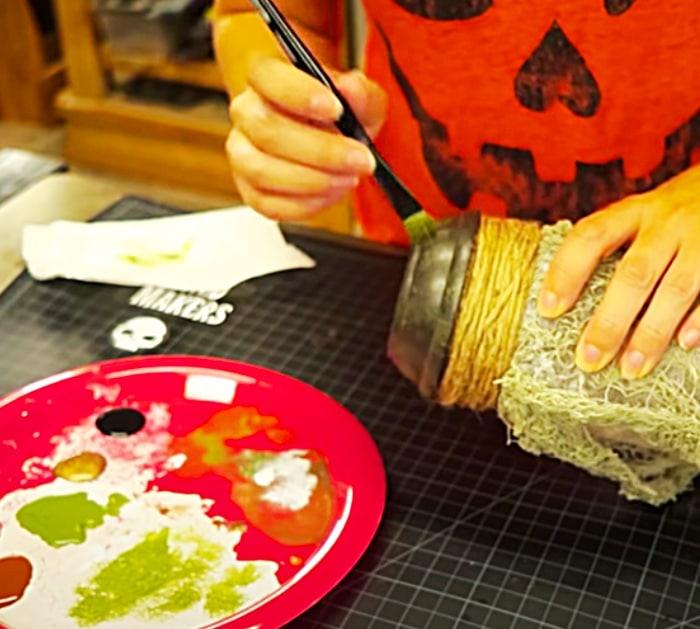 Make A DIY Lamp - Halloween Lamp - Haunted House Ideas