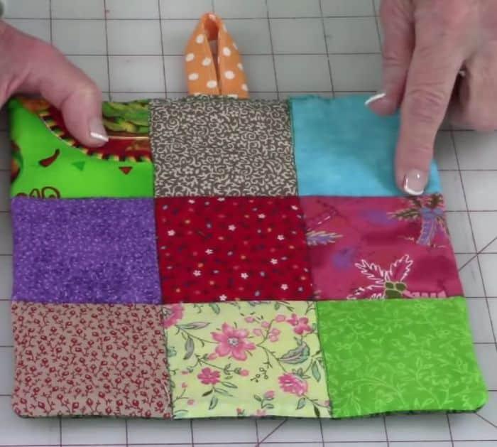 How to Make Scrappy Pot Holder Sewing