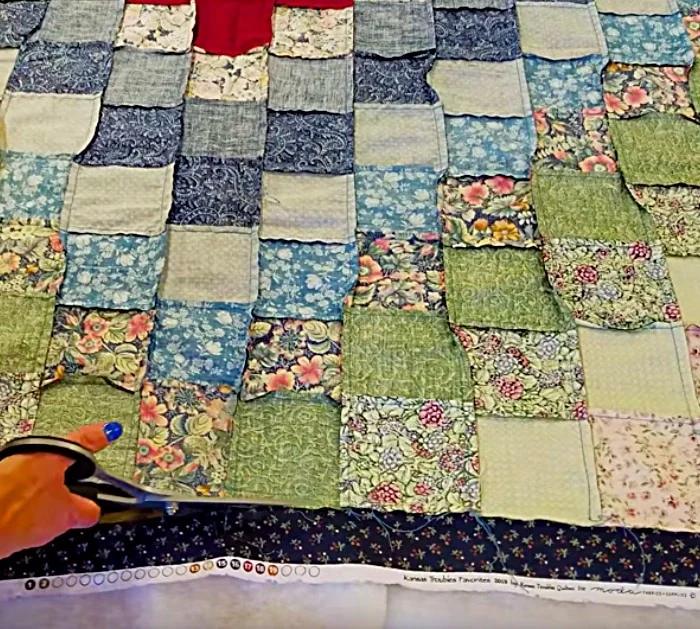 Make a hand tied quilt with yarn