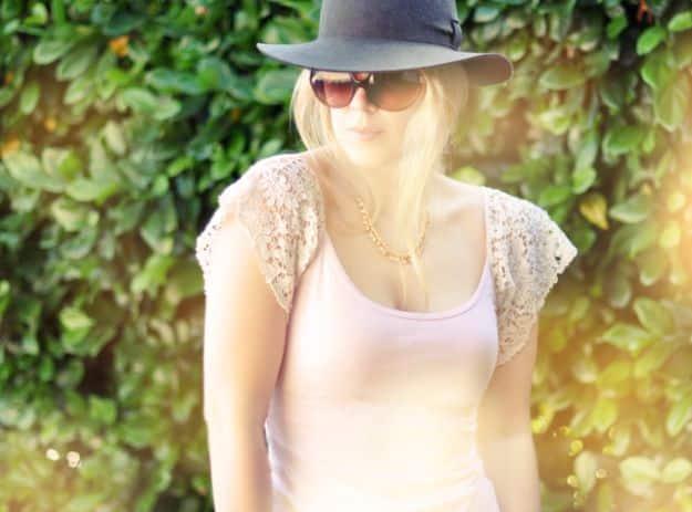 DIY Lace Sleeve Tank Top, quick enough to finish before the weekend is over and a detail nobody guesses was handmade