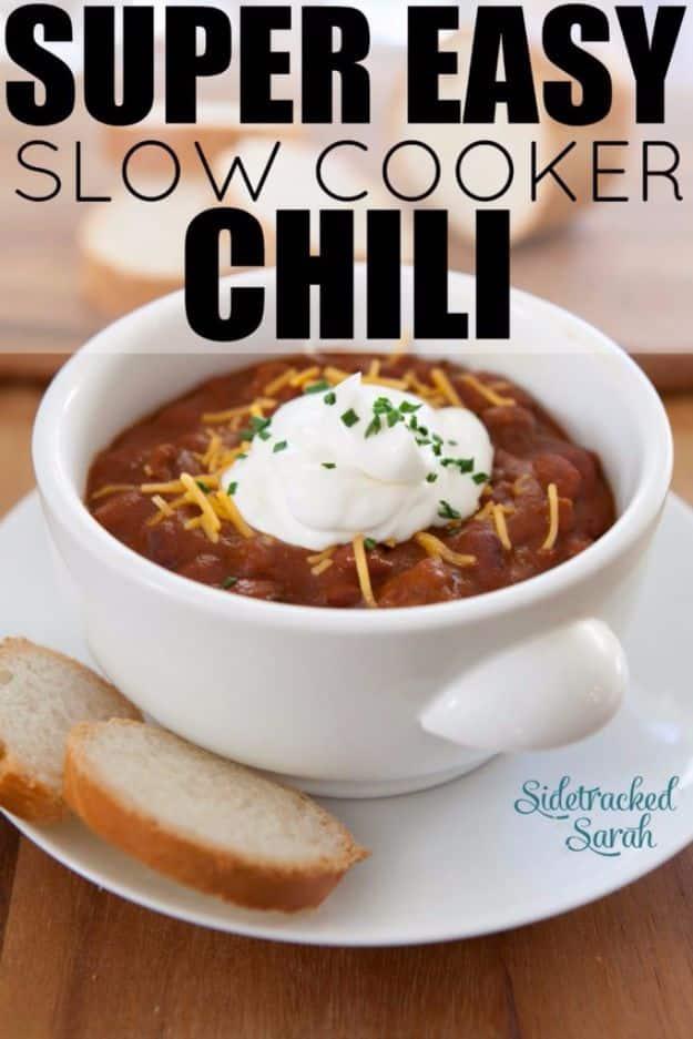 Easy crockpot chili with ground beef, chili beans and diced tomatoes, a big batch healthy crockpot meal
