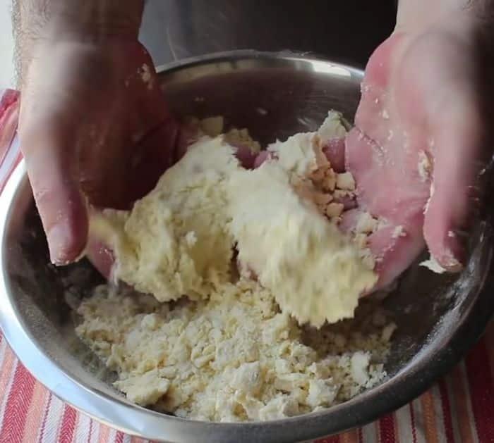 Easy Berry Crumble Pie Recipe