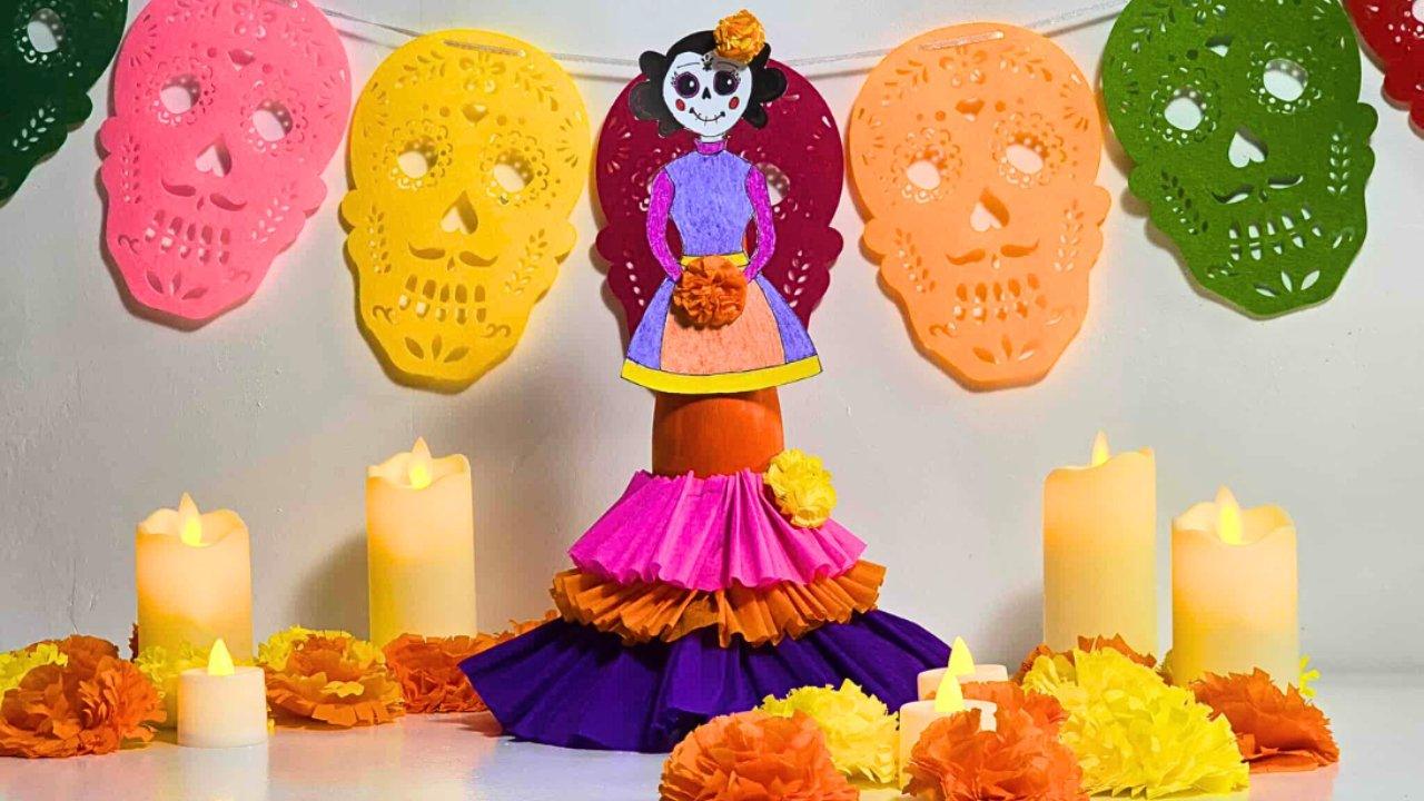 DIY La Catrina Using a Coca-Cola Bottle