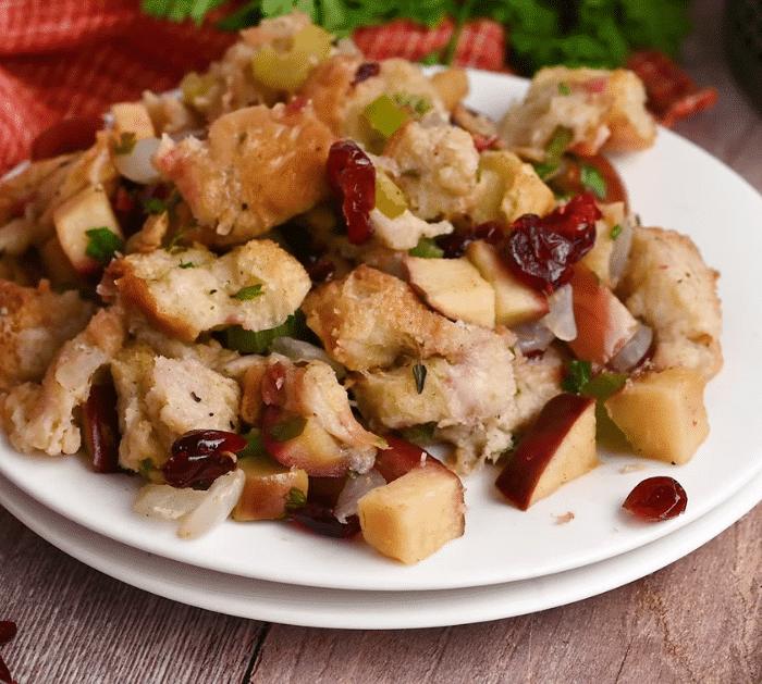 How to Make Apple Cranberry Stuffing