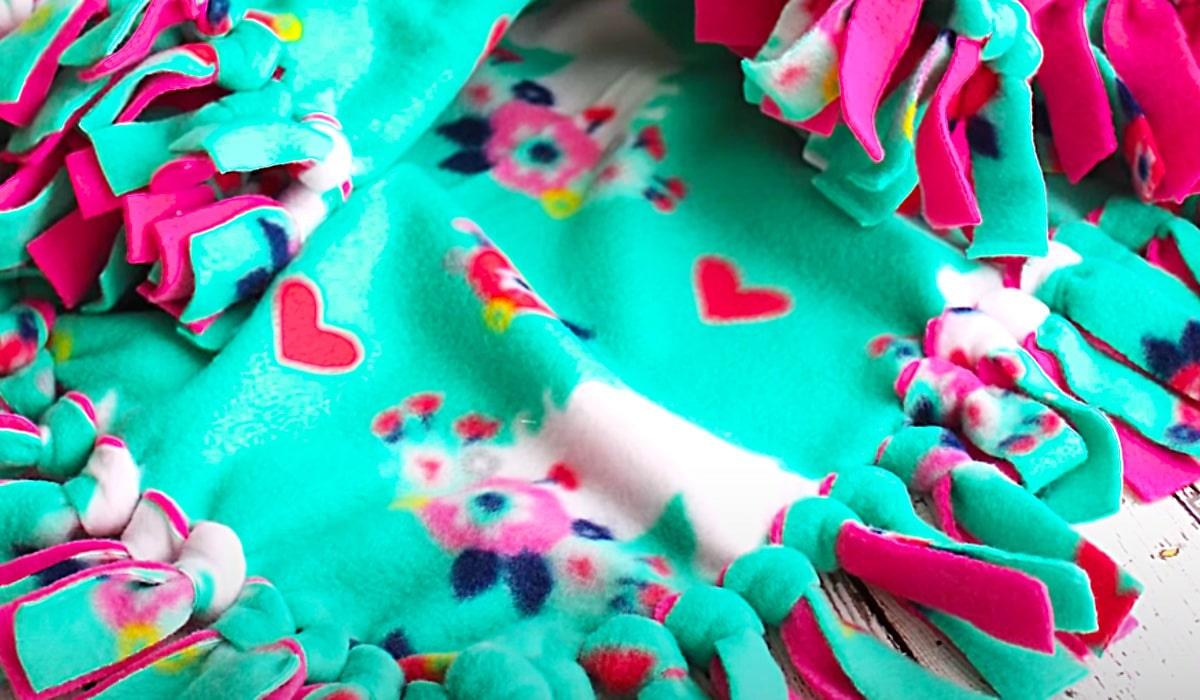 DIY No-Sew Fleece Tie Blanket