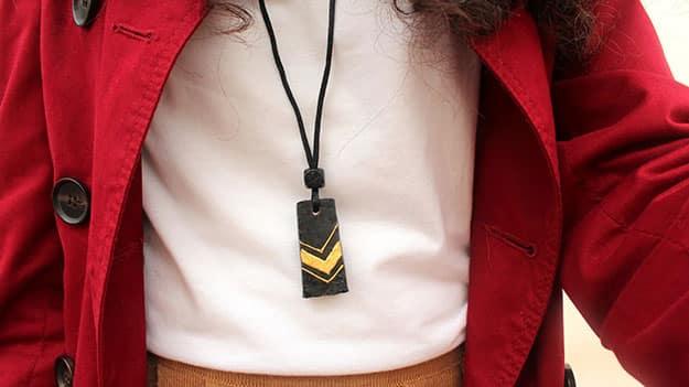 Easy DIY Wine Cork Craft Ideas for Homemade Jewelry - Wine Cork DIY Necklace - DIY Projects & Crafts by Sueeye #crafts
