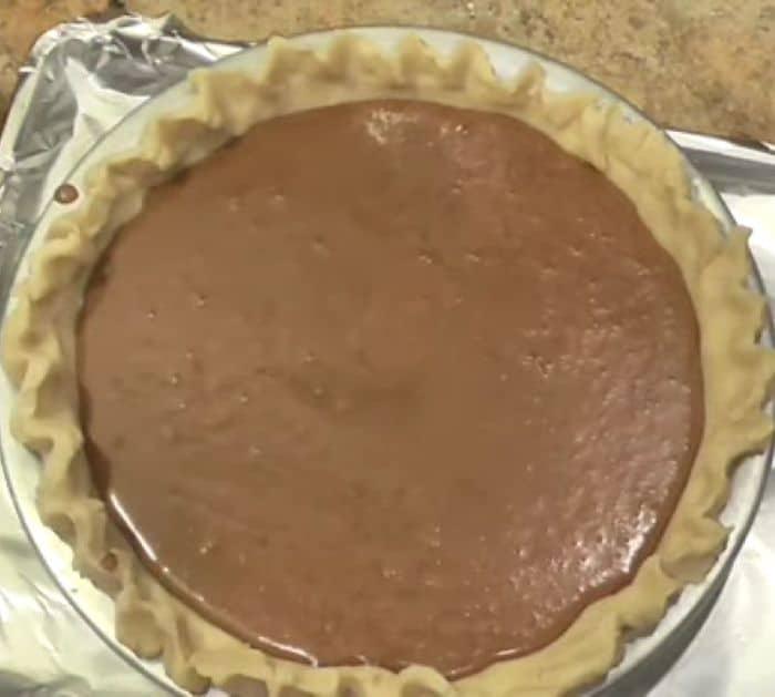 Easy To Make Old-Fashioned Chocolate Fudge Pie