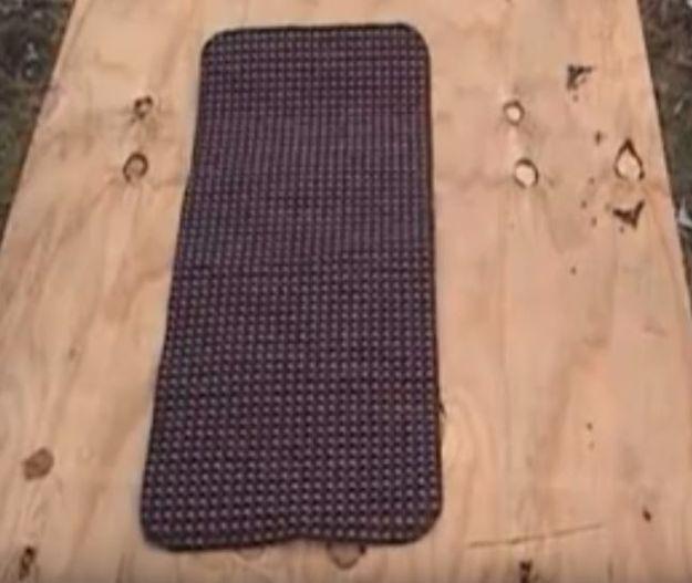 DIY Ideas With Carpet Scraps - Small Rugs from Carpet Remnants - Cool Crafts To Make With Old Carpet Remnants - Cheap Do It Yourself Gifts and Home Decor on A Budget - Creative But
