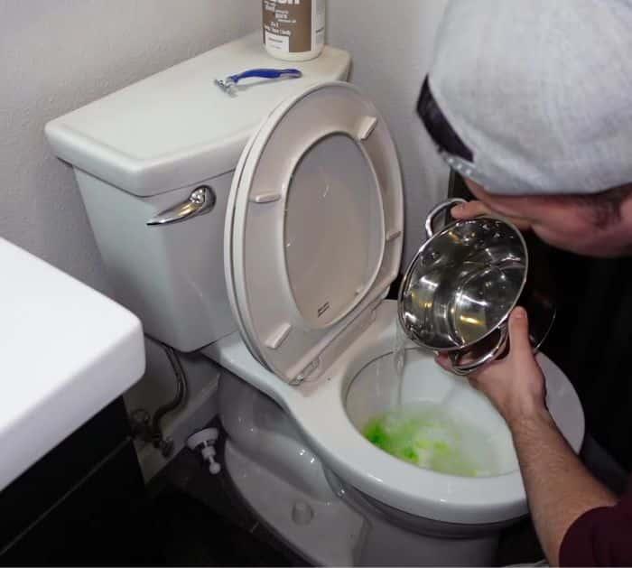Easy Toilet Unclogging Hack