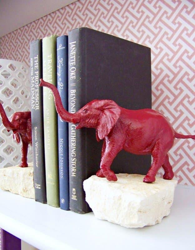 DIY Renters Decor Ideas - DIY animal Bookends - Cool DIY Projects for Those Renting Aparments, Condos or Dorm Rooms - Easy Temporary Wall Art, Contact Paper, Washi Tape and Shelves